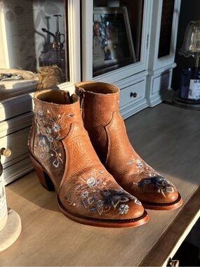 Shyanne Embroidered Leather Ankle Boots - Tan